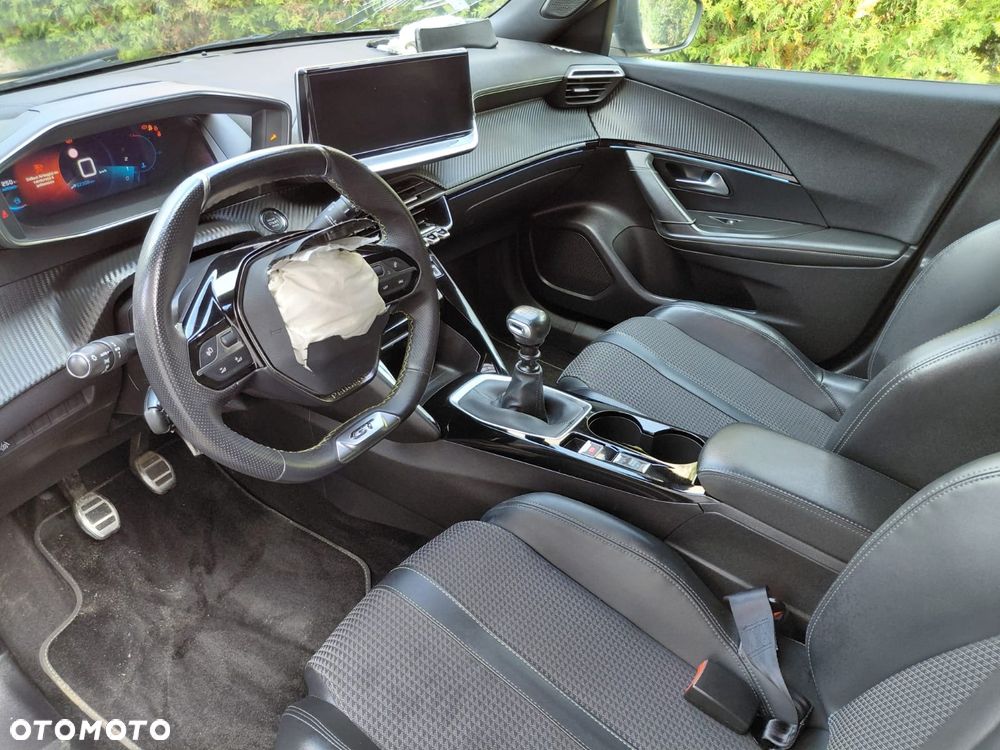 Peugeot 2008 1.2 PureTech GT Line S&S - 13