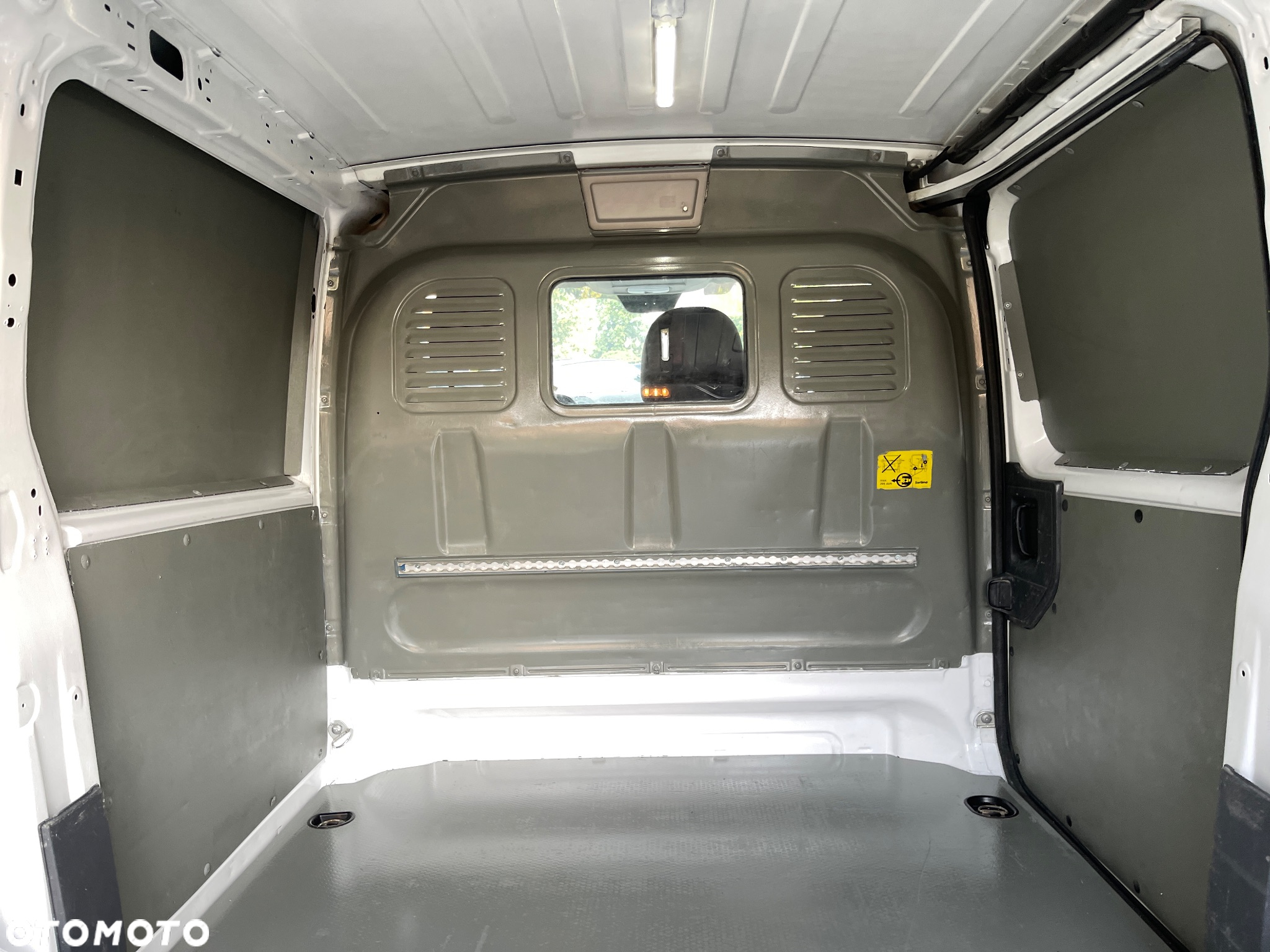 Peugeot EXPERT - 17