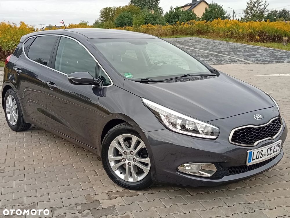 Kia Ceed 1.6 CRDi 128 Platinum Edition - 1