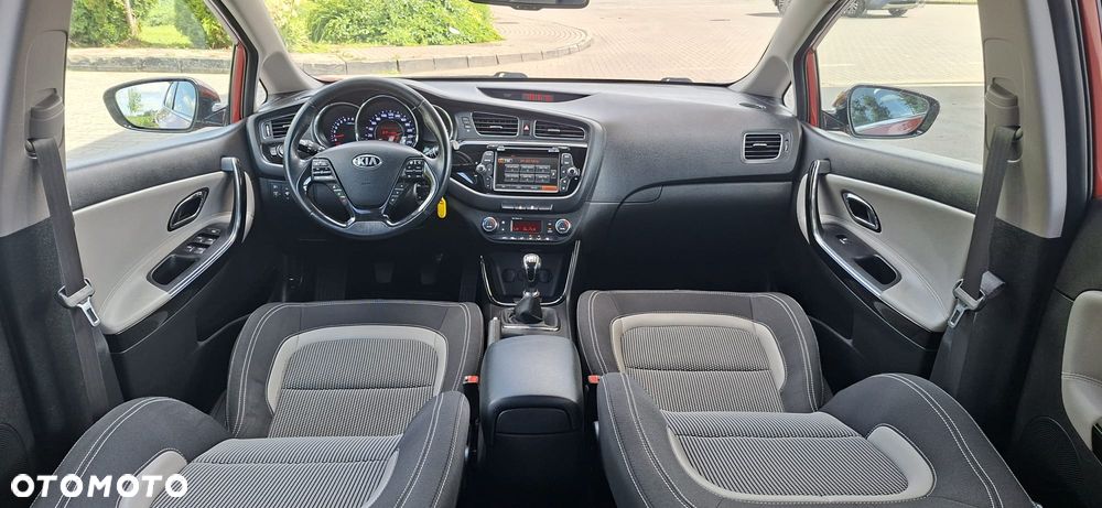 Kia Ceed 1.6 GDI L - 10