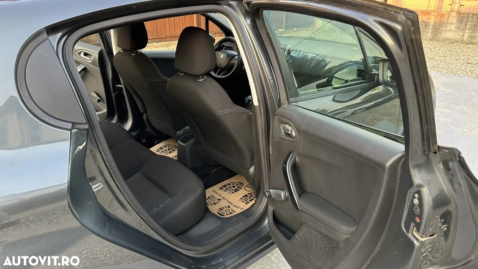 Peugeot 208 1.2 L PureTech Allure - 17