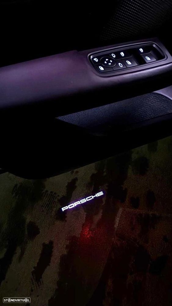 Porsche Taycan Cross Turismo 4 - 39