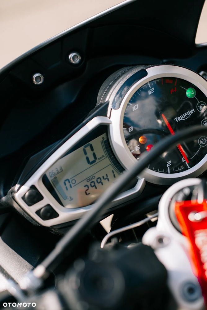 Triumph Street Triple - 14