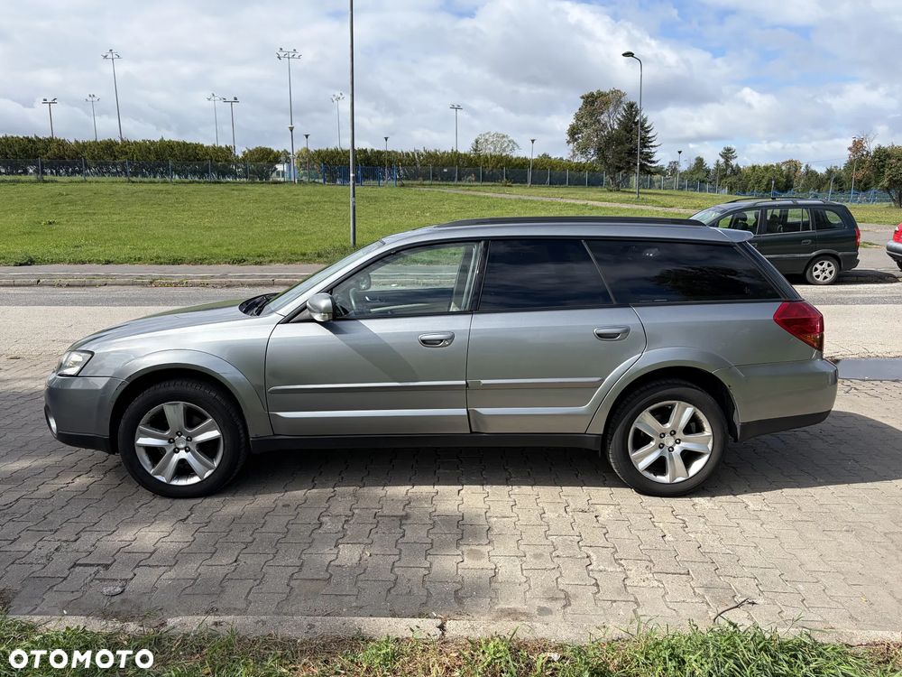 Subaru Outback 3.0 H6 - 7