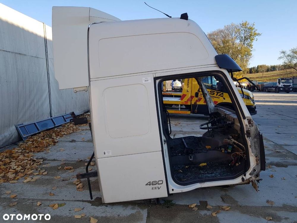 KABINA ĆWIARTKA PRAWA  VOLVO FH 2005 - 2022 460 - 2