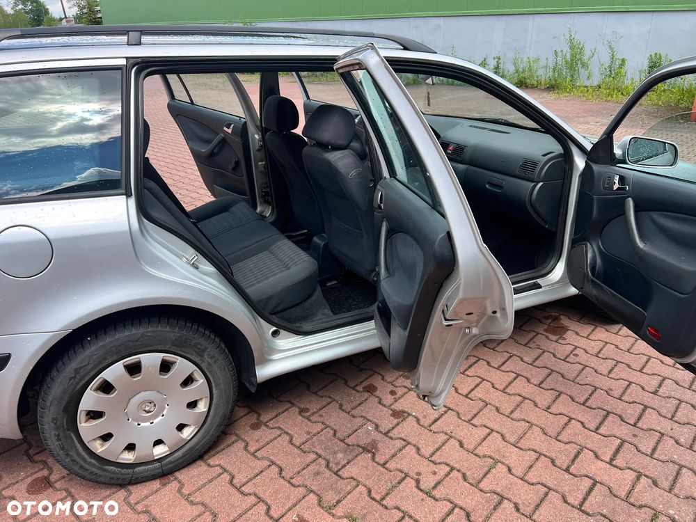 Skoda Octavia 1.6 Combi - 5