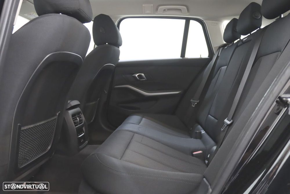 BMW 318 d Auto - 9