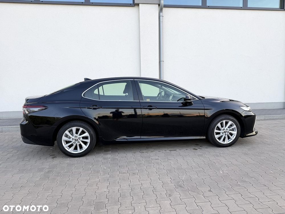 Toyota Camry 2.5 Hybrid Comfort CVT - 23