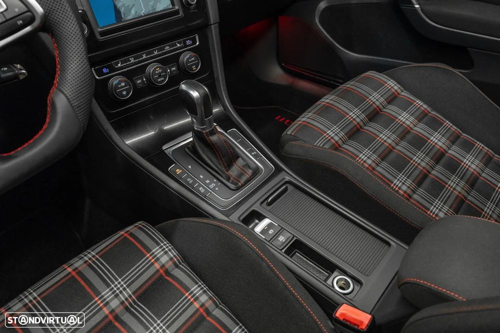 VW Golf GTI Performance BlueMotion DSG - 17