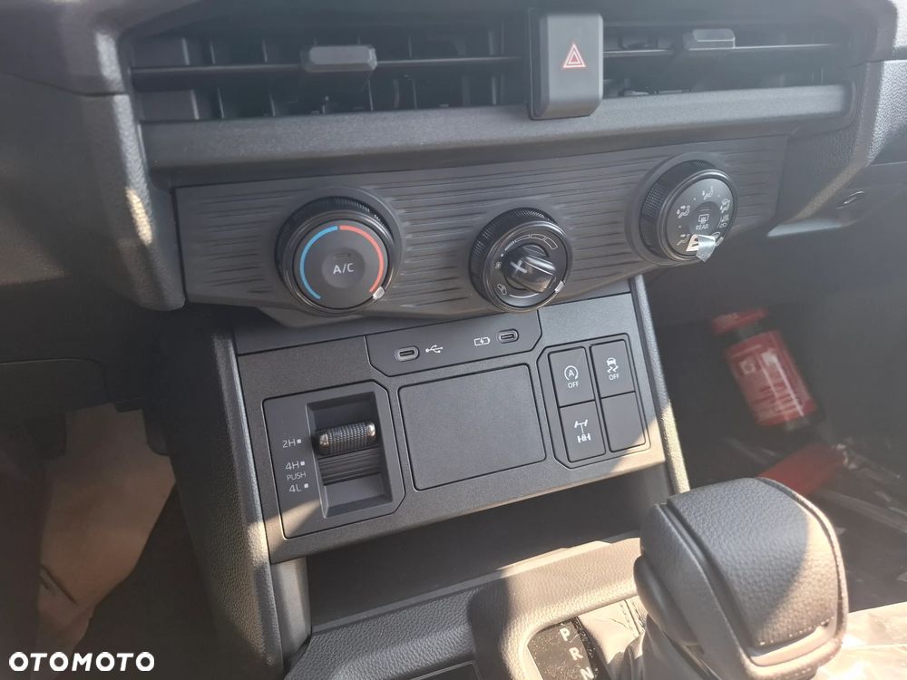 Toyota Hilux - 14