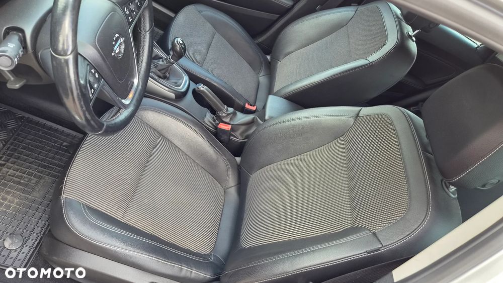 Opel Astra 1.4 T Cosmo - 17