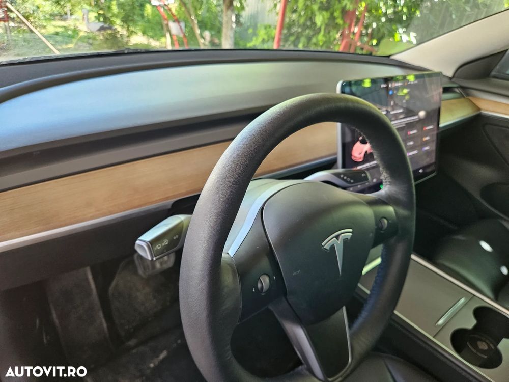 Tesla Model 3 - 10