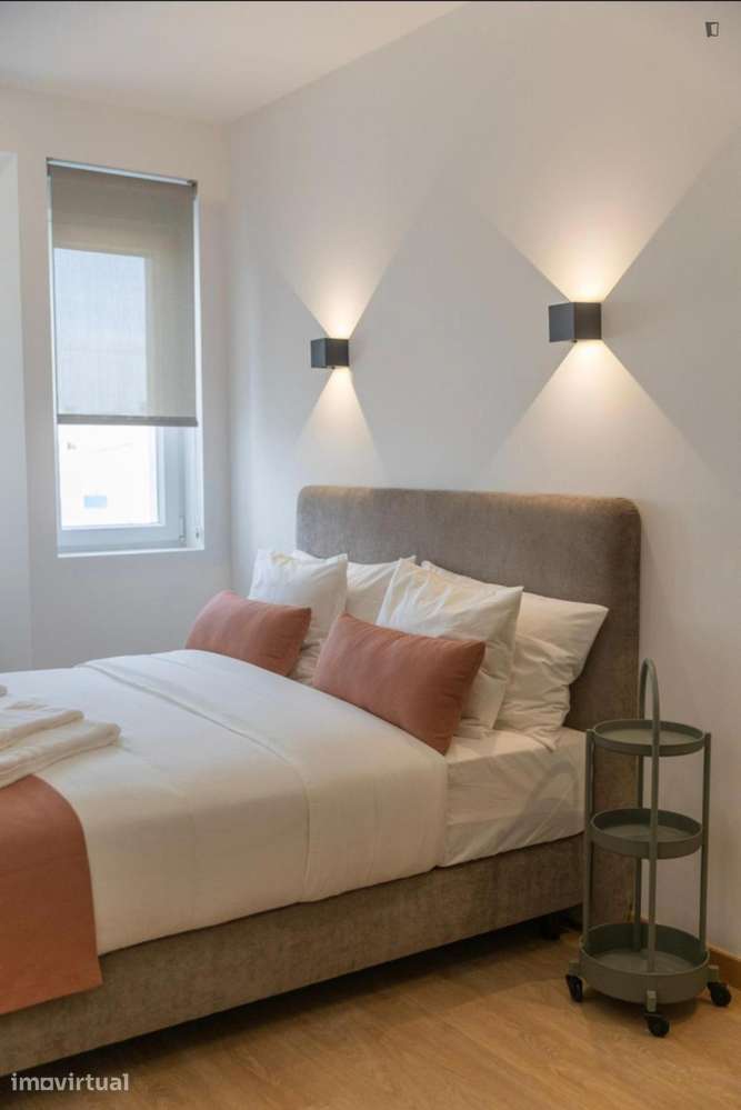Apartamento com 1 quartos - localizado em Paranhos Porto - Grande imagem: 2/25