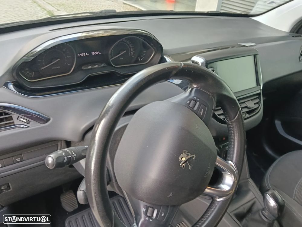 Peugeot 208 1.2 PureTech Style - 10