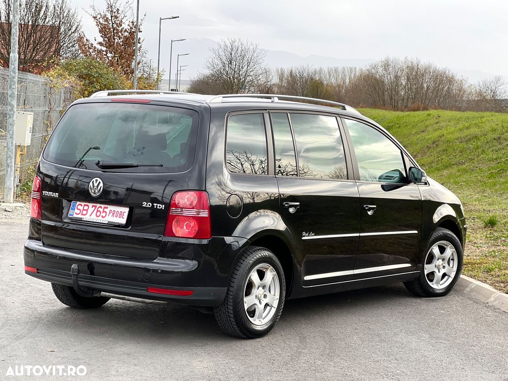 Volkswagen Touran 2.0 TDI Highline - 3
