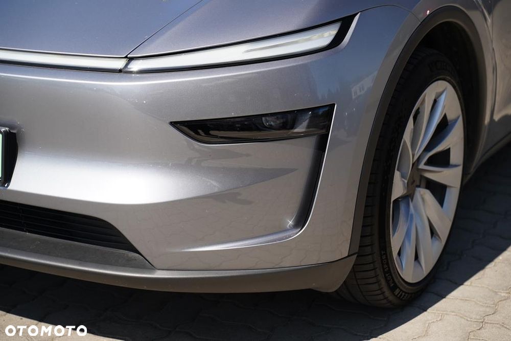 Tesla Y 83.1kWh Long Range RWD - 22