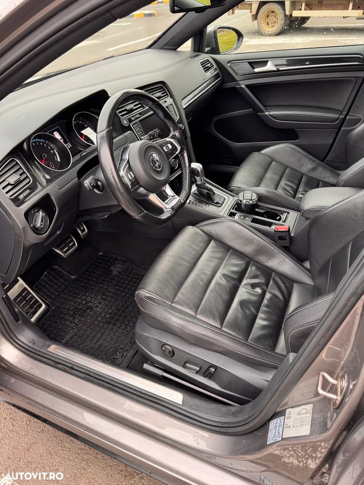 Volkswagen Golf - 22