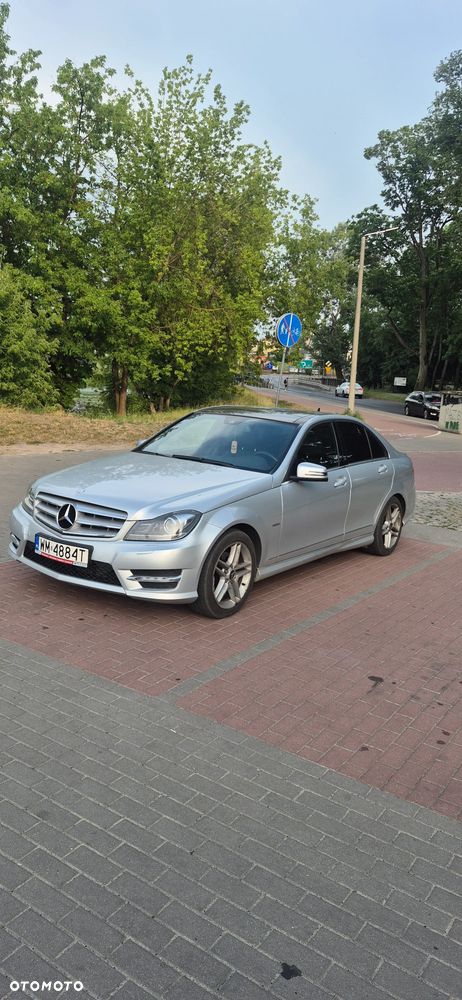 Mercedes-Benz Klasa C 180 CGI BlueEff Avantgarde - 2