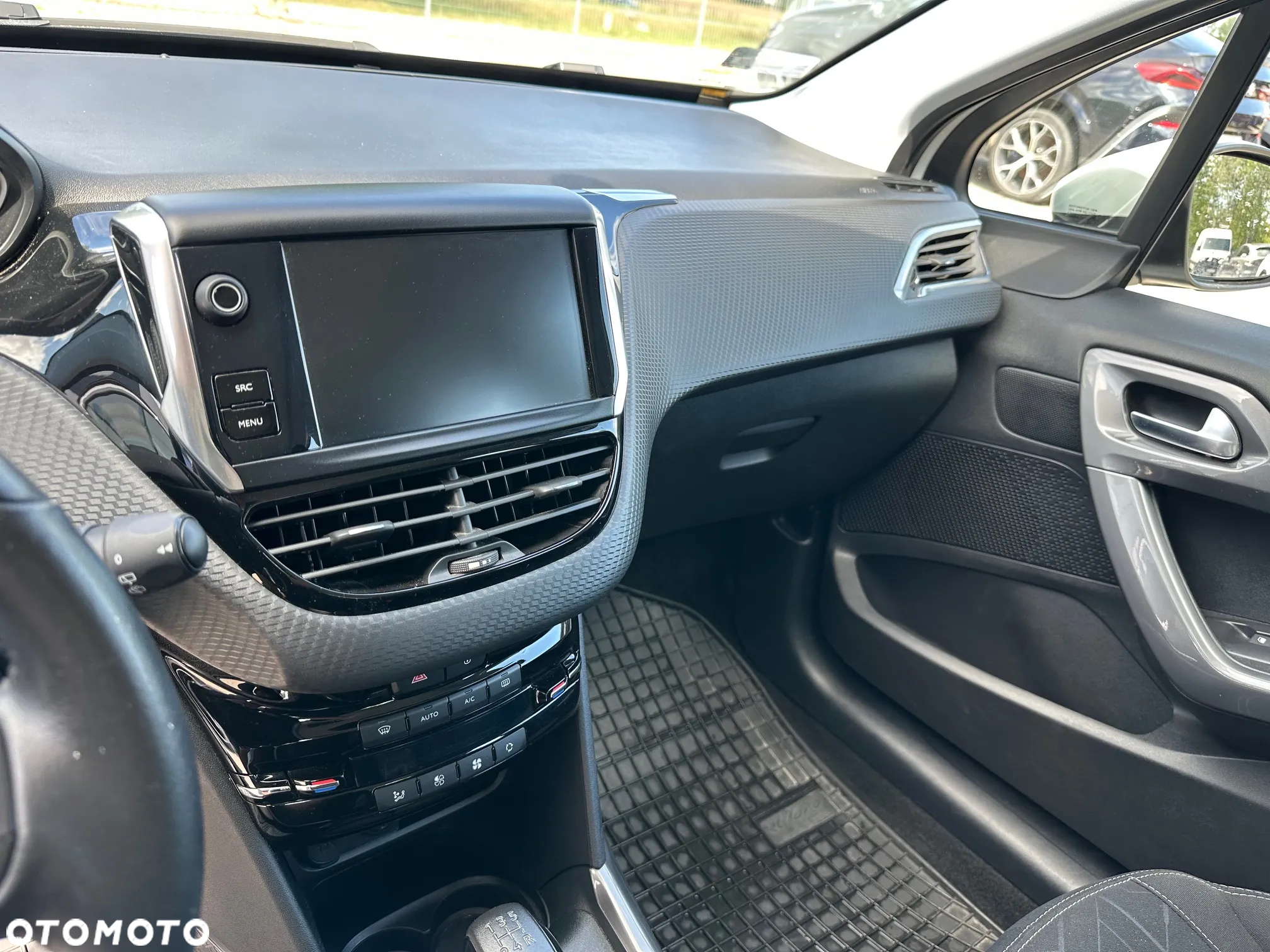 Peugeot 2008 - 15
