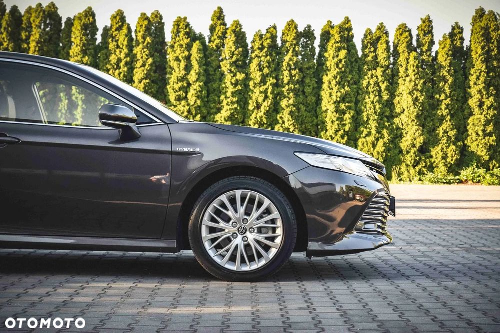 Toyota Camry 2.5 Hybrid Executive CVT - 8