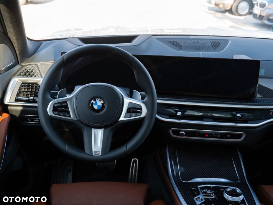 BMW X7 - 7