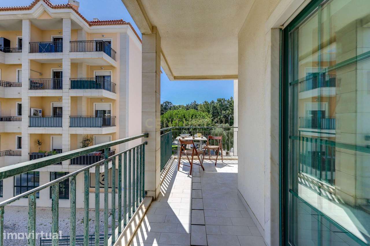 T2 com Suite, 2 Varandas e 2 Lugares de Garagem | Quinta de São Gonçal - Grande imagem: 2/32