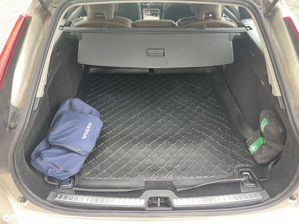 Volvo V90 D3 AWD Momentum Pro - 15