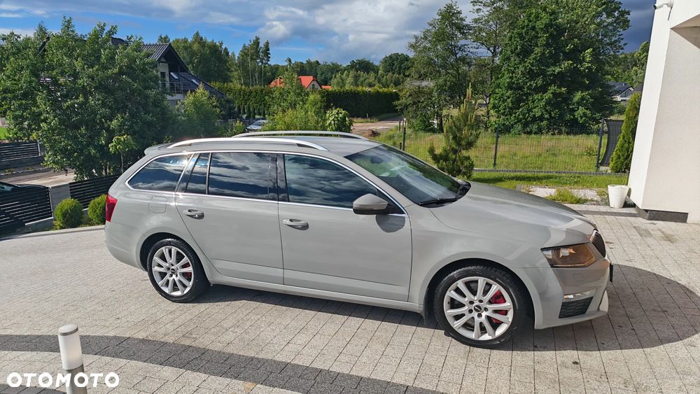 Skoda Octavia 2.0 TDI DSG RS - 19