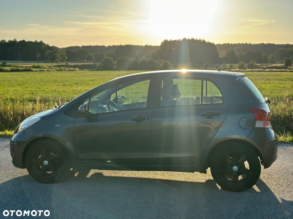 Toyota Yaris - 16
