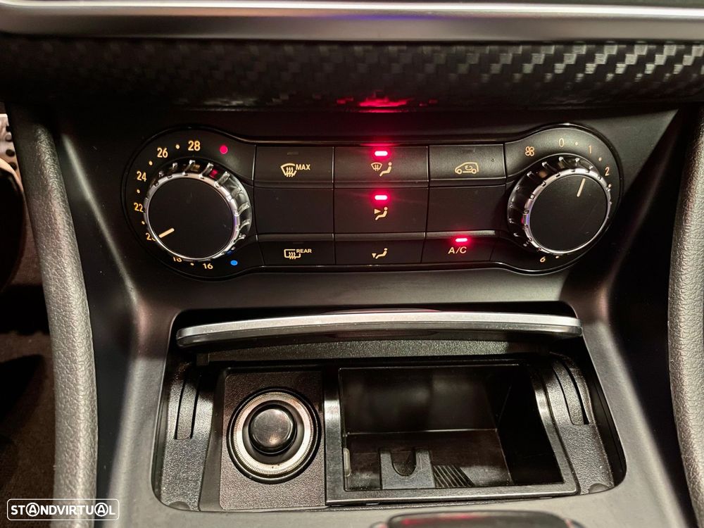 Mercedes-Benz A 45 AMG 4Matic Speedshift 7G-DCT - 29