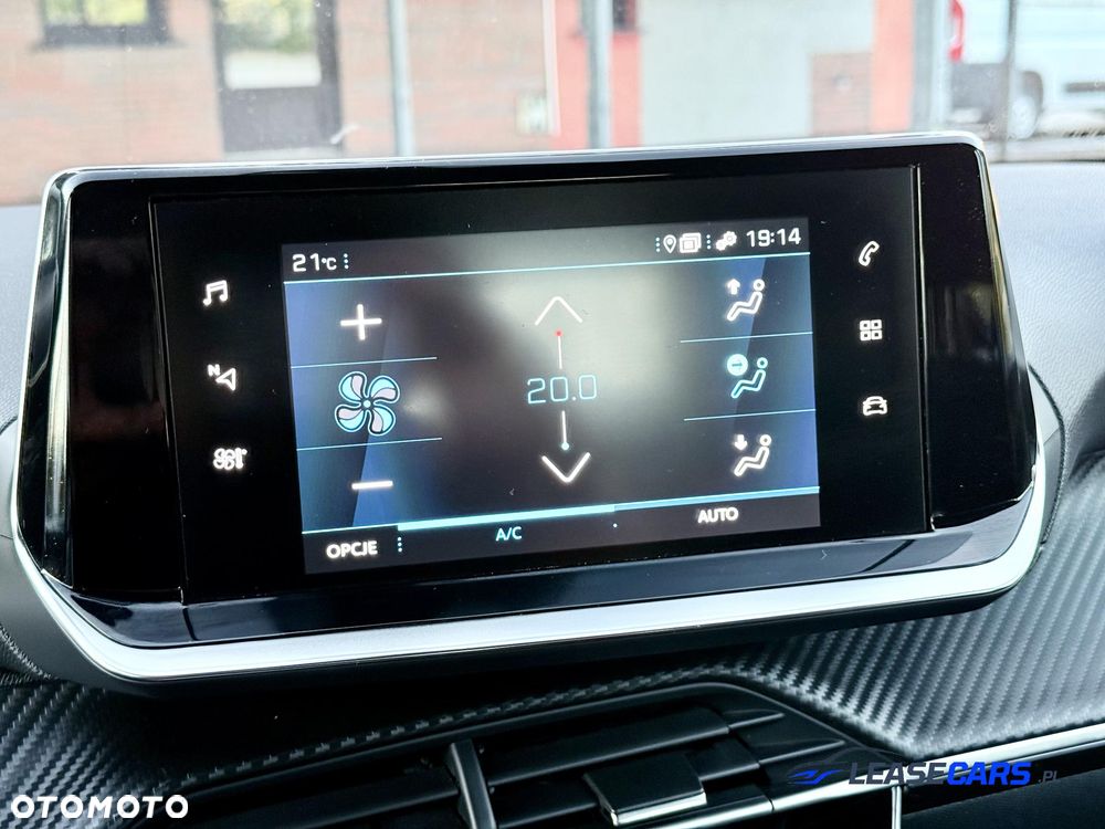 Peugeot 2008 PureTech 130 EAT8 Allure Pack - 24