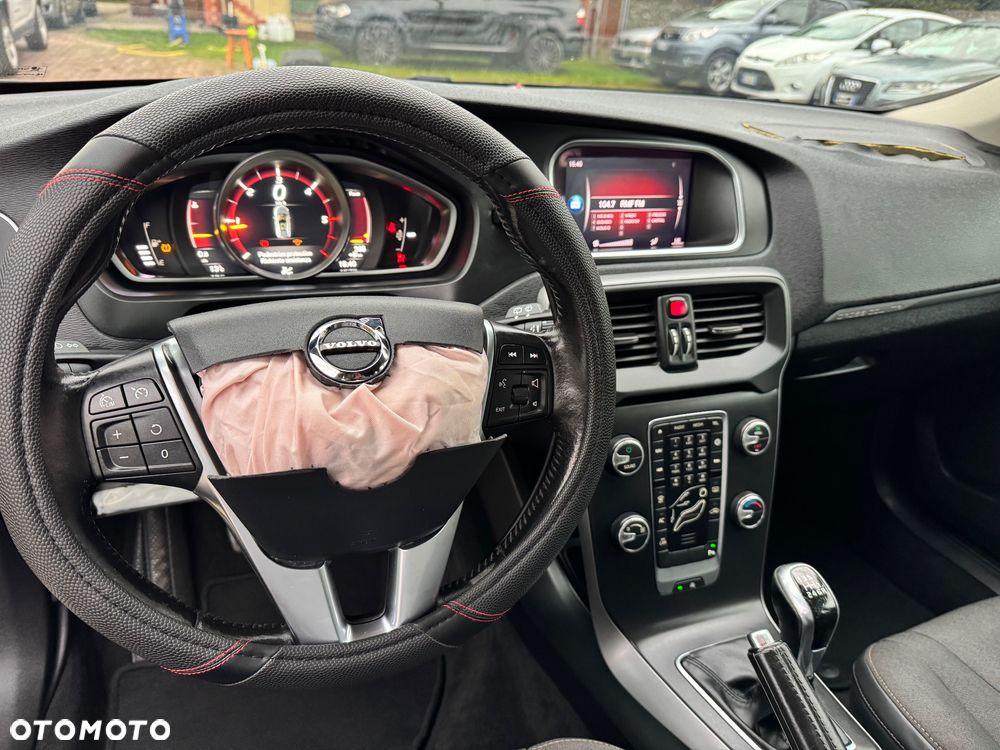 Volvo V40 Cross Country - 20