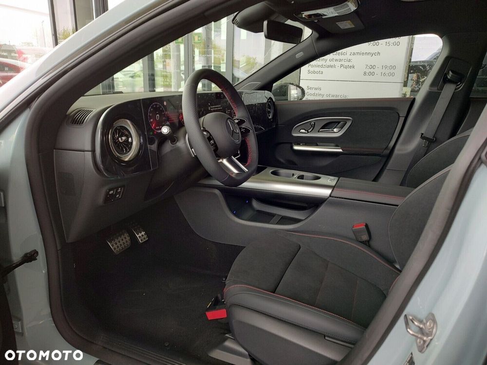 Mercedes-Benz CLA - 8