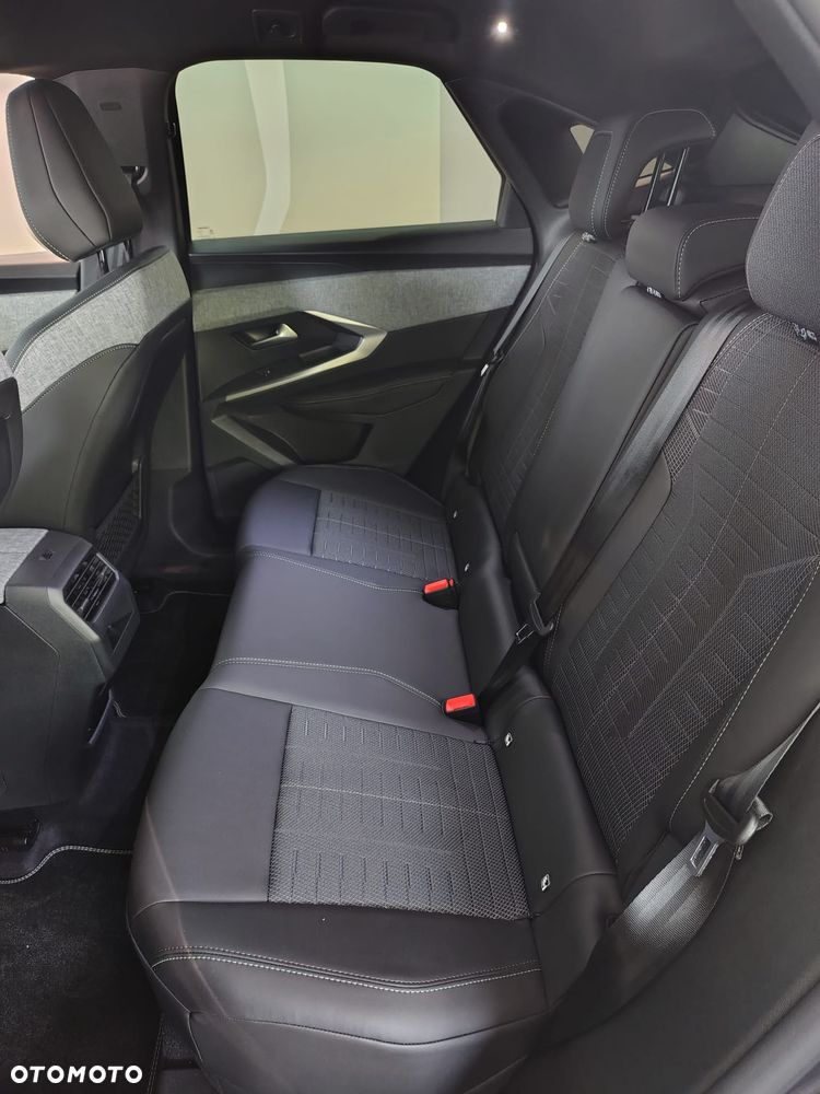 Peugeot 3008 1.2 PureTech mHEV GT E-DCS6 - 7