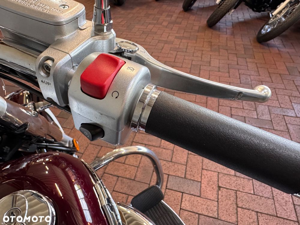 Suzuki VL 800 Volusia - Boulevard C50 - 13