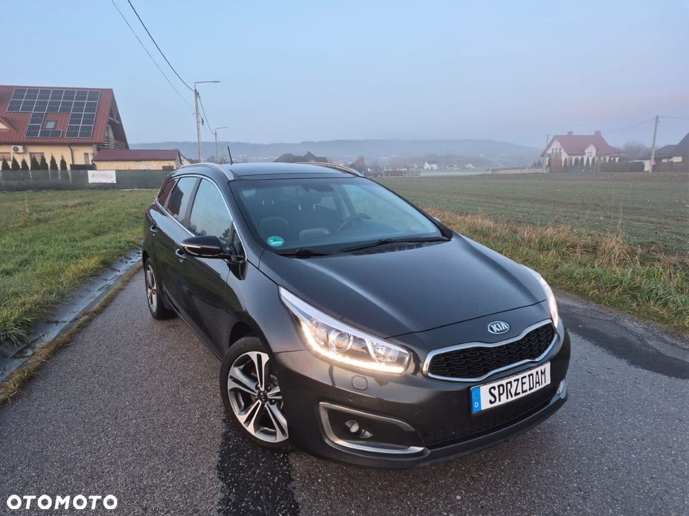 Kia Ceed 1.6 CRDi 136 ISG Platinum Edition - 8