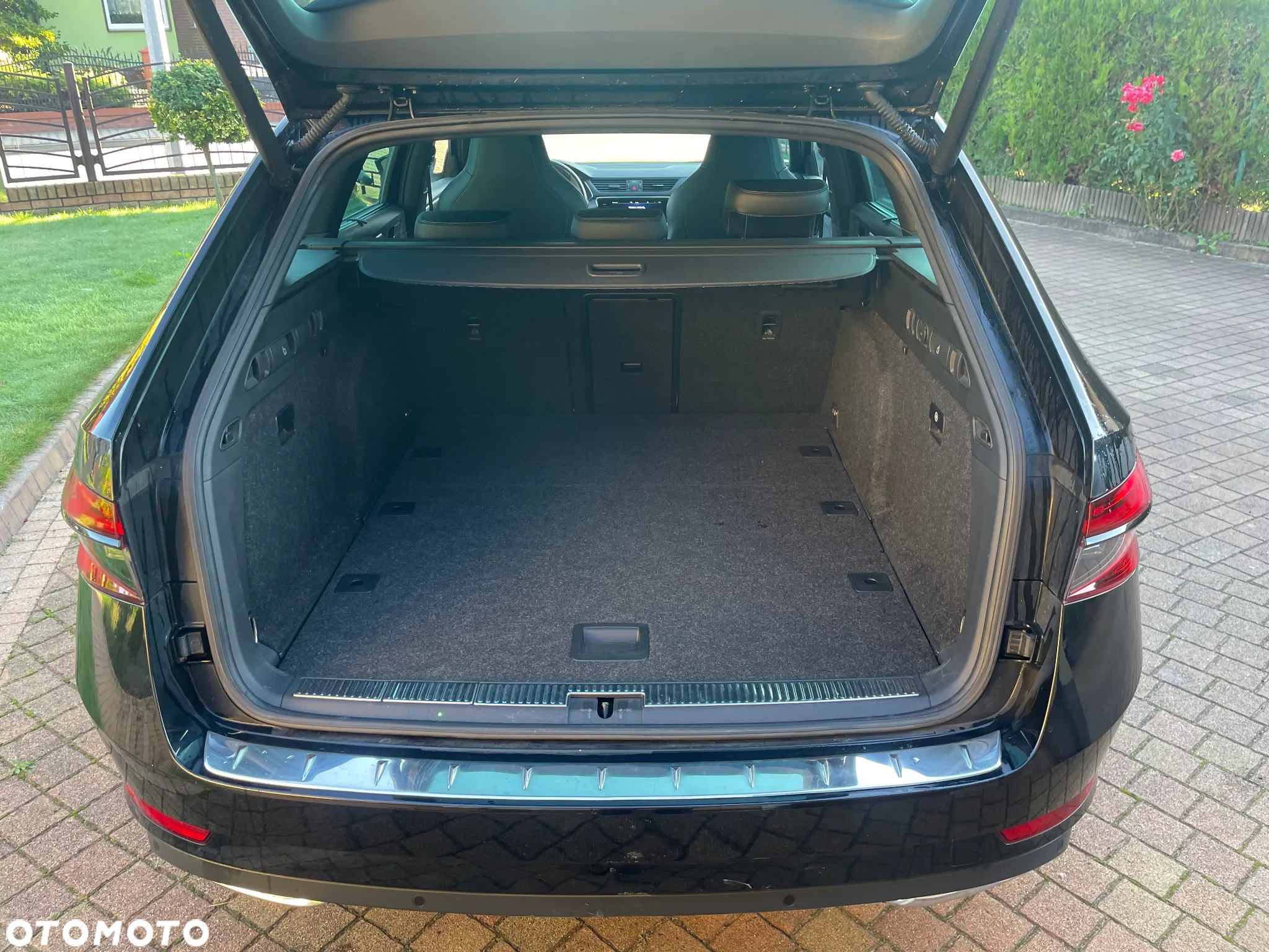 Skoda Superb 2.0 TDI DSG Sportline - 8