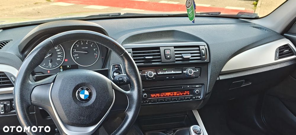 BMW Seria 1 116i - 27