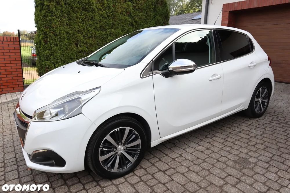 Peugeot 208 1.2 PureTech Allure S&S - 2