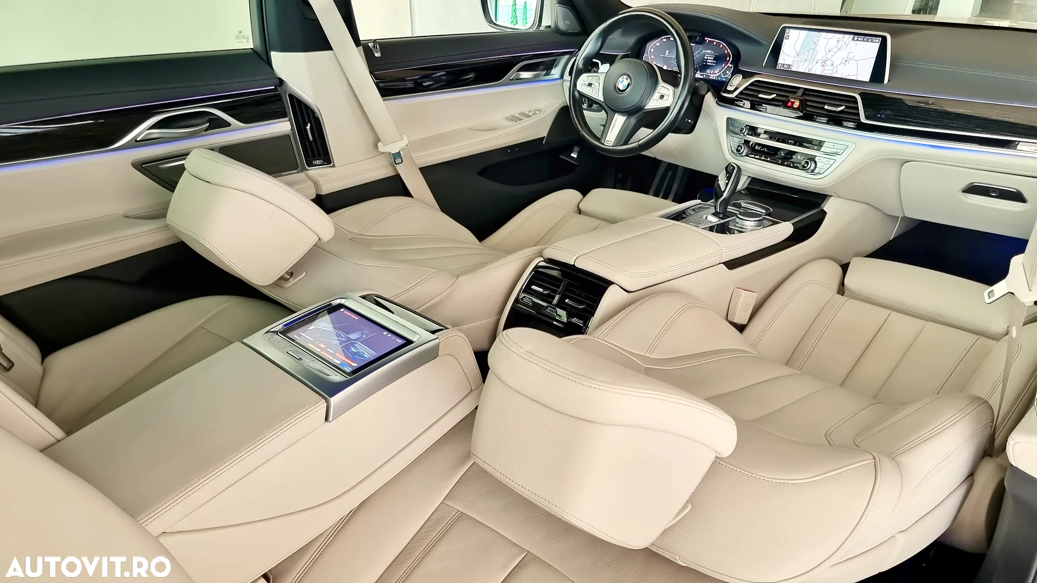 BMW Seria 7 745e - 25
