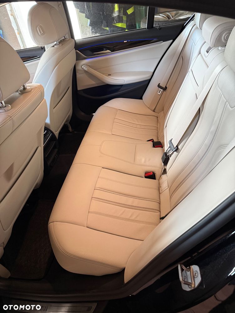 BMW Seria 5 530e iPerformance Luxury Line - 26