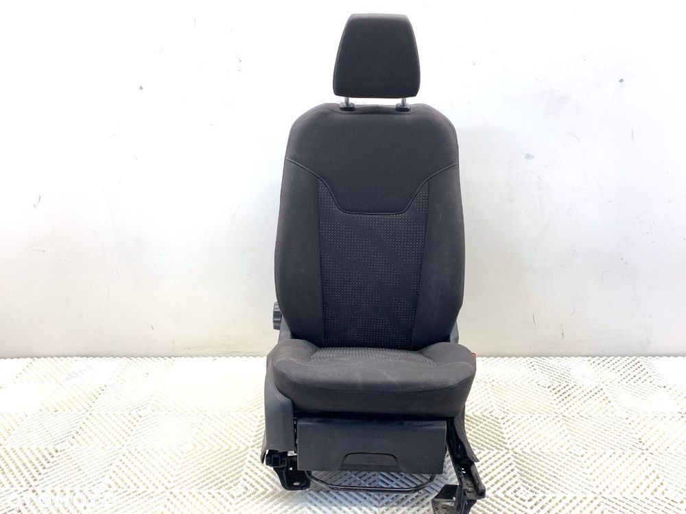 FOTEL PRAWY PRZÓD  FORD TRANSIT COURIER B460 Nadwozie pełne/minivan 2014 - 2022 1.0 EcoBoost 74 kW - 1