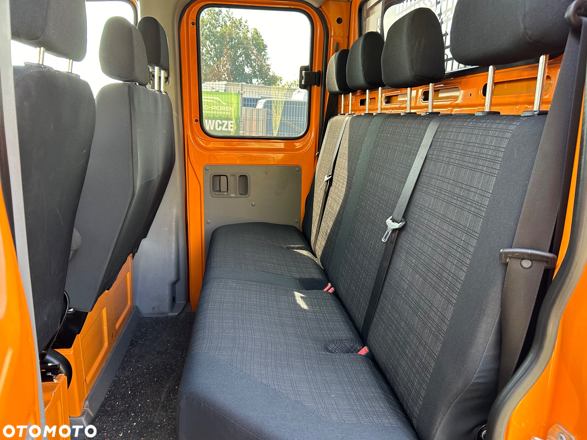 Mercedes-Benz Sprinter - 12