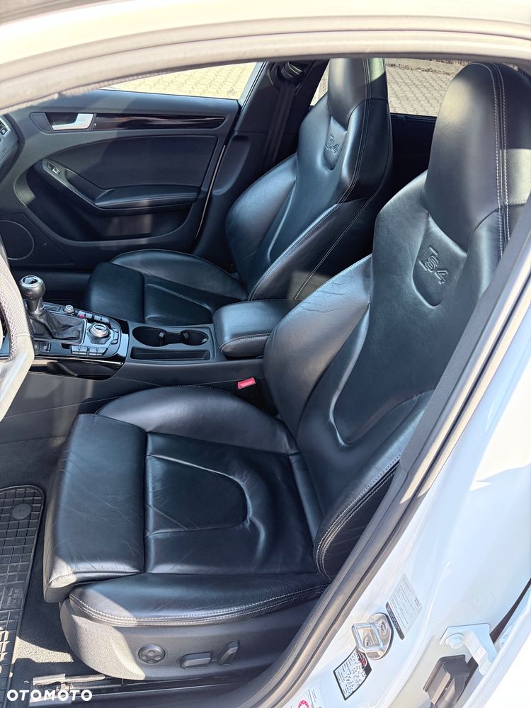 Audi A4 Avant 2.0 TDI - 10