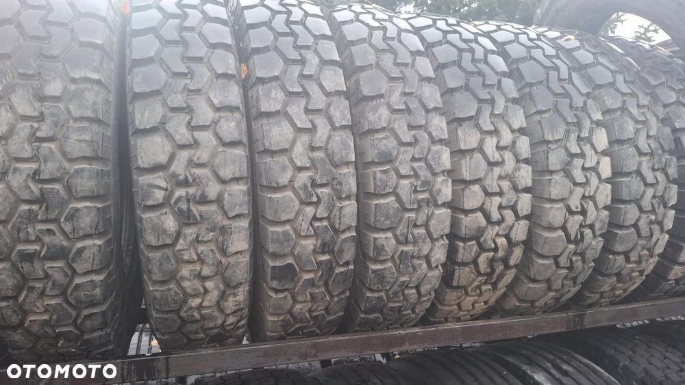 Uniroyal monopoly 9r22.5