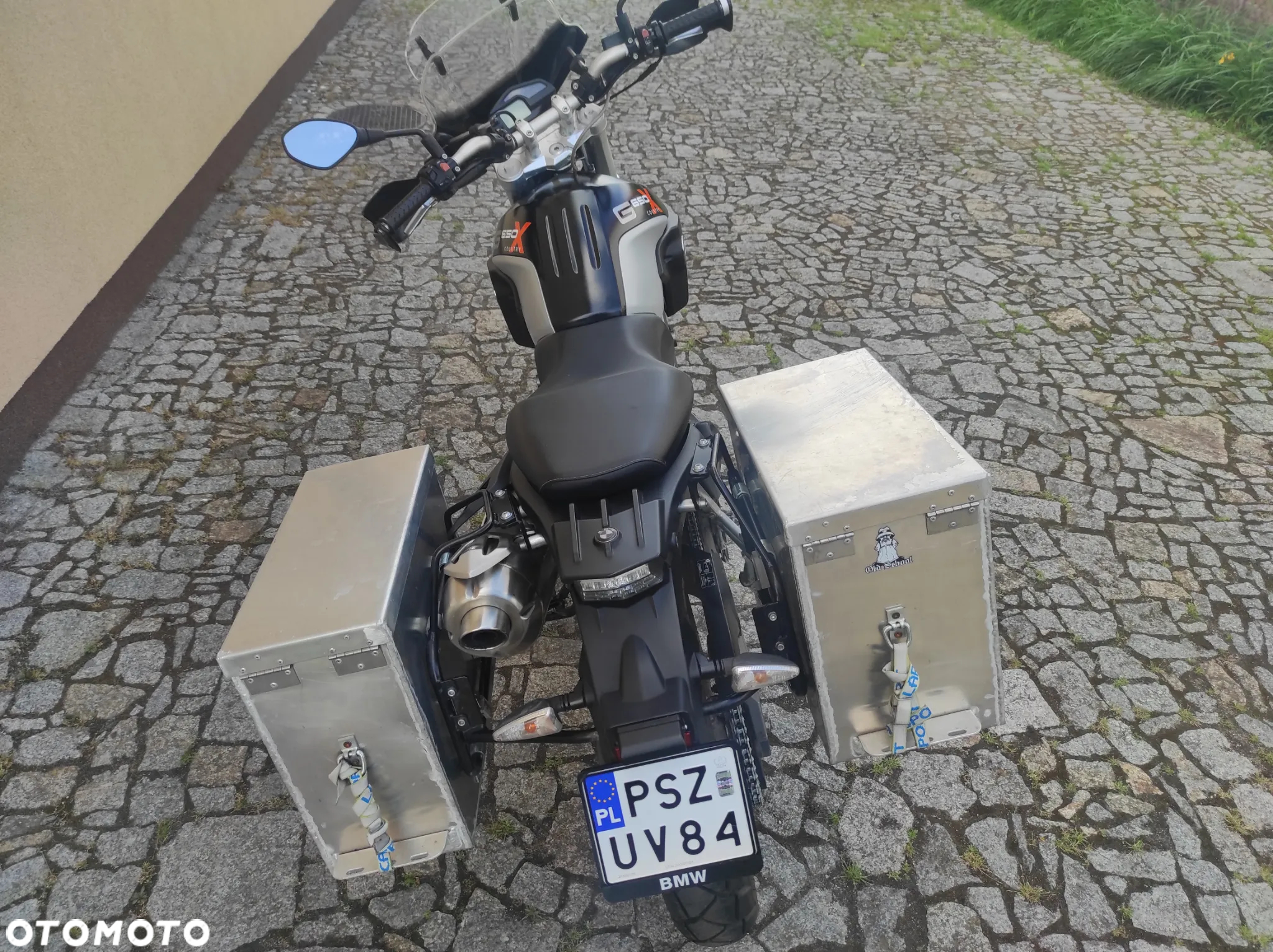 BMW G - 8