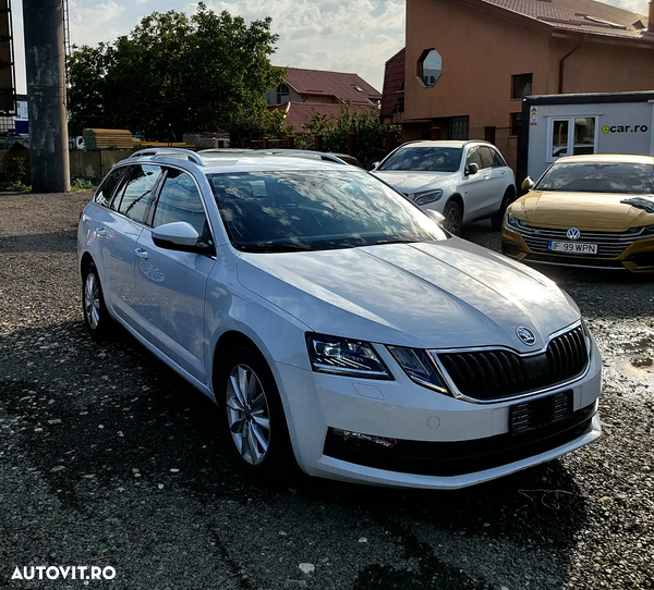 Skoda Octavia Combi Diesel 1.6 TDI DSG Style