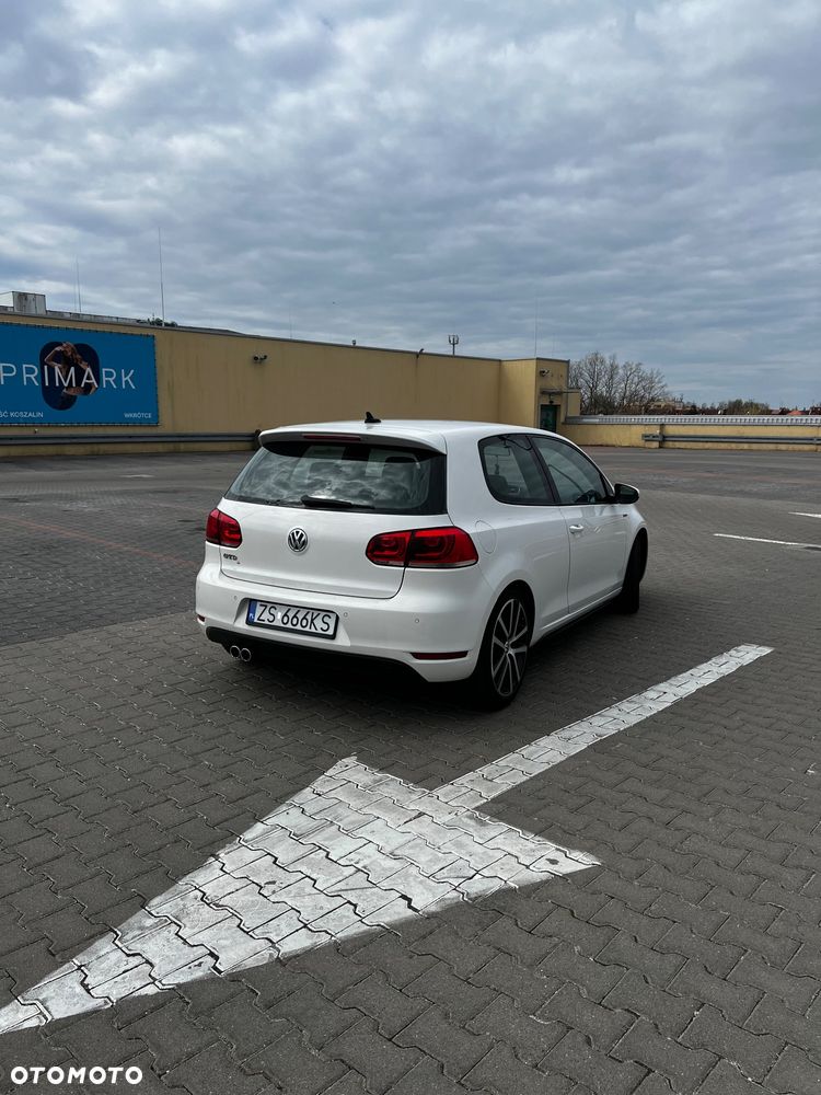 Volkswagen Golf - 4