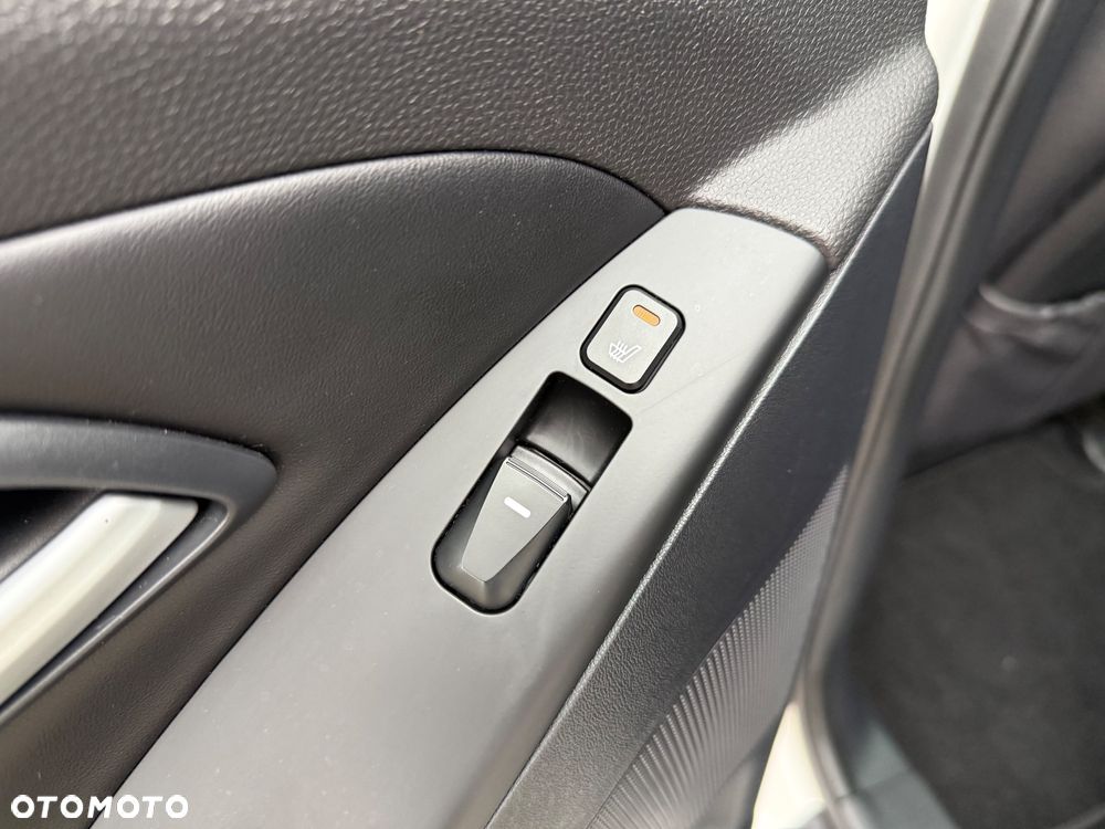 Hyundai ix35 blue 1.6 2WD Finale Gold - 31