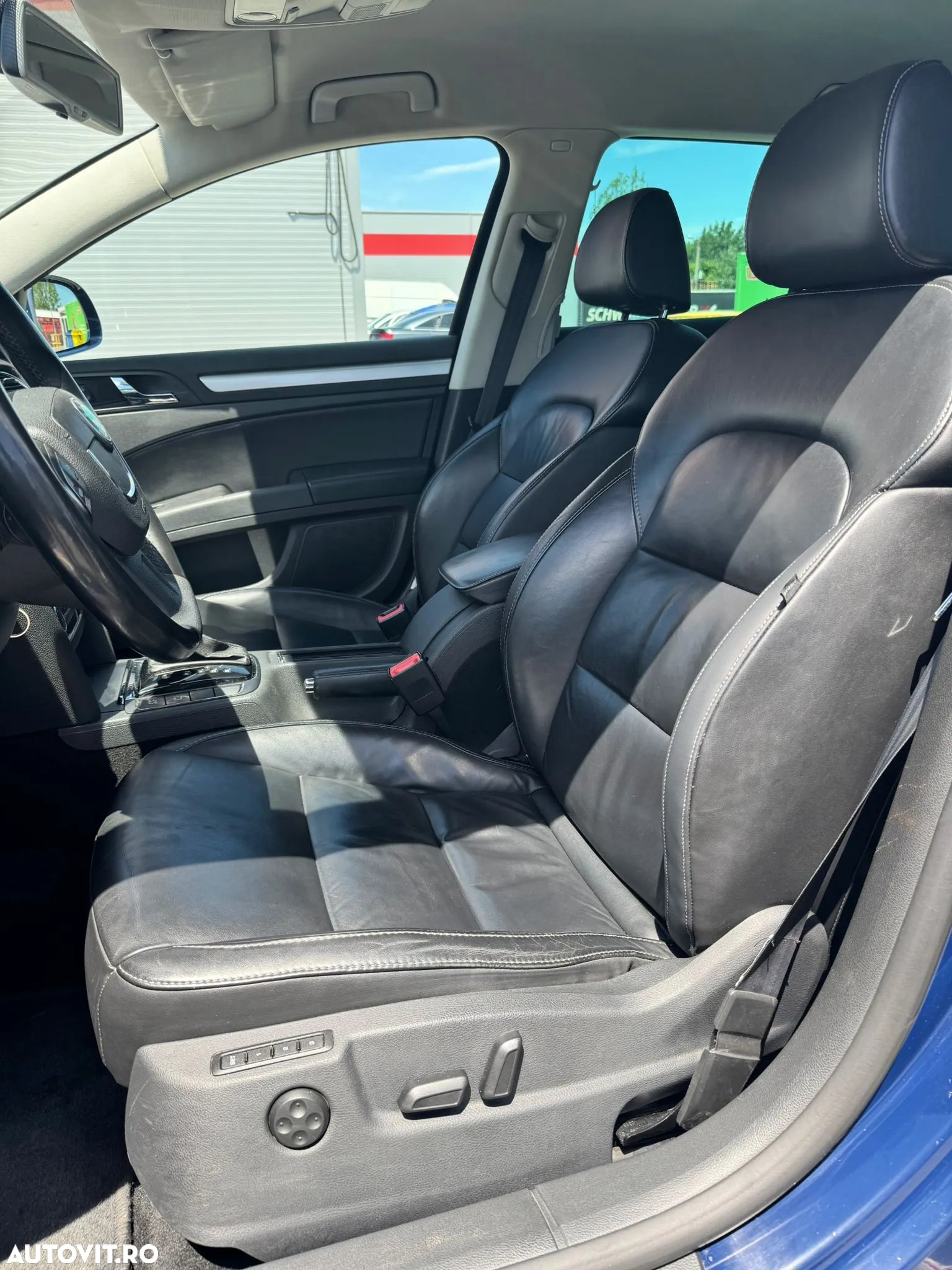 Skoda Superb 2.0 TDI Elegance DSG - 9